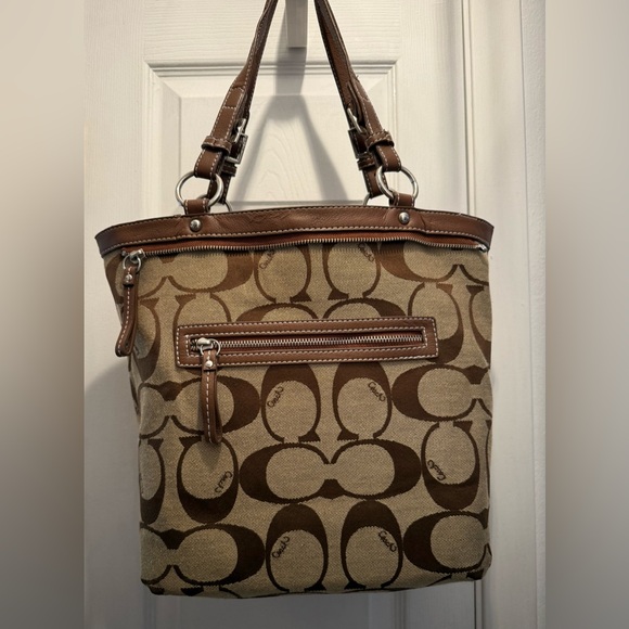 Coach Signature Brown and Tan Reversible Shoulder Bag - Picture 2 of 15